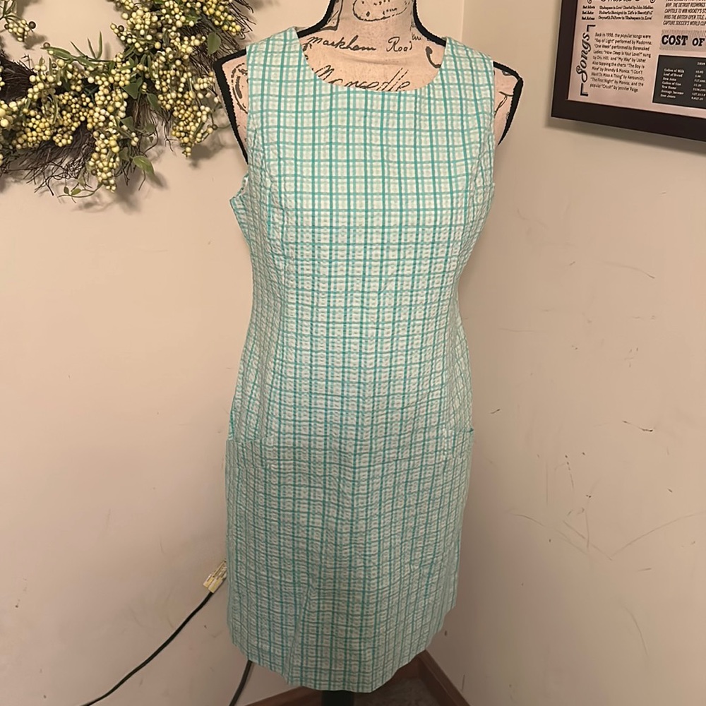 Pretty green pastel seersucker dress with pockets